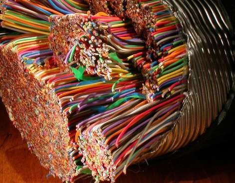 Полиэтиленовая изоляция жил